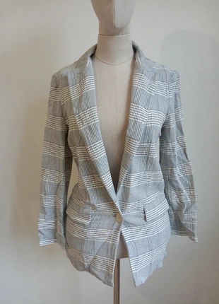 Elegante blazer de algodón de cuadros gris claro de Mango como nueva, brand: Mango, condizioni: Ottime, taglia: XXS / IT 36 / EU 32, €25.00, €26.95 include la Protezione acquisti