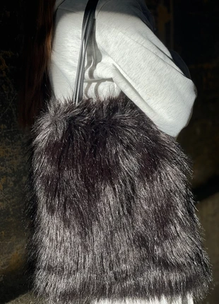 Avant Garde 00’s Full Fur Black Bag, brand: Avant Garde, condizioni: Ottime, €45.00, €47.95 include la Protezione acquisti