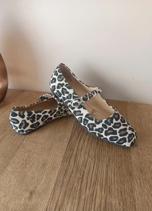 Ballerines Mary Jane léopard tendance Promod taille 41, merk: Promod, staat: Nieuw zonder prijskaartje, maat: 41, € 22,00, € 23,80 inclusief Kopersbescherming