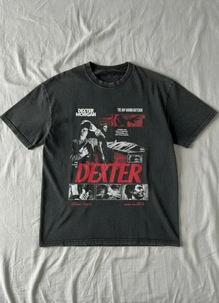 T-shirt Noir Imprimé Série Vintage 2000s Style Street Gothique, marque: Vintage Dressing, état: Très bon état, taille: M / 38 / 10, 29,99 €, 32,19 € Protection acheteurs incluse