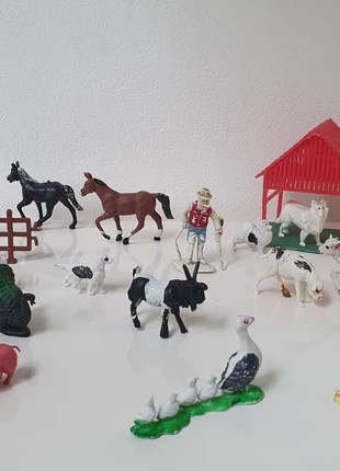 Vintage Farm set met 22 figuren - made in Hong Kong, merk: Hong Kong, staat: Goed, maat: 9 jaar / 134 cm, € 20,00, € 21,70 inclusief Kopersbescherming