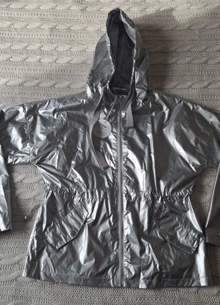 K-way métallisé T36, marke: Attrait Paris, zustand: Sehr gut, größe: S / 36 / 8, 7,00 €, 8,05 € inklusive Vinted-Käuferschutz