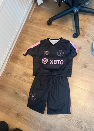 Inter Miami tuneu, merk: Inter Miami CF, staat: Heel goed, maat: M, € 7,00, € 8,05 inclusief Kopersbescherming