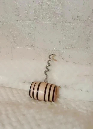 Tire bouchon en bois façon style année 1950, marque: cuisine store, état: Neuf sans étiquette, 10,00 €, 11,20 € Protection acheteurs incluse