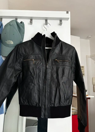 Vintage bomber leather jacket size S, marque: Vintage Dressing, état: Très bon état, taille: S, 29,00 €, 31,15 € Protection acheteurs incluse