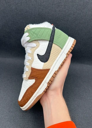 Nike Dunk high polaire blanc vert marron crème 35.5 (is1780), marque: Nike, état: Très bon état, taille: 35.5, 49,00 €, 52,15 € Protection acheteurs (Pro) incluse