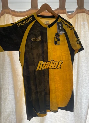 Maillot officiel équipe chilienne, merk: Capelli, staat: Nieuw met prijskaartje, maat: S, € 40,00, € 42,70 inclusief Kopersbescherming