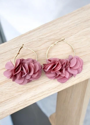Boucles d’oreilles créoles dorées & fleurs rose poudré avec tissu, marca: Boutique vintage, estado: Muito bom, €4.00, €4.90 inclui Proteção do Comprador
