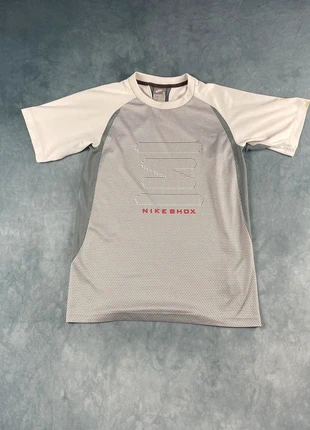 Vintage Nike Shox Sportshirt – Weiß/Grau – Größe S – 9/10 Zustand – kleiner Fleck, marque: Nike, état: Très bon état, taille: S, 24,99 €, 26,94 € Protection acheteurs incluse