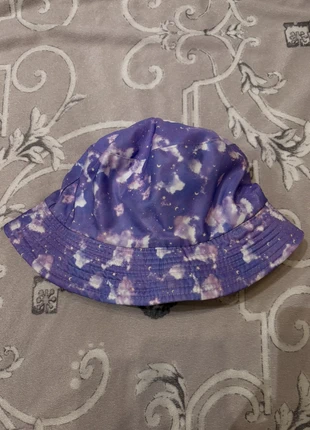 Cappello con dettagli viola, brand: Luna, condizioni: Nuovo con cartellino, taglia: Taglia unica, €2.00, €2.80 include la Protezione acquisti