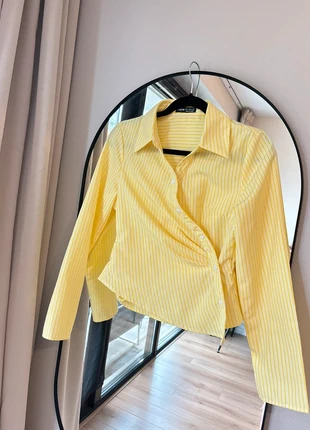 Asymmetrische blouse getailleerd butter yellow, merk: Shein, staat: Nieuw zonder prijskaartje, maat: XS / 34 / 6, € 6,00, € 7,00 inclusief Kopersbescherming