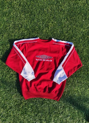 Sweat vintage Umbro rouge et blanc 00s, taille S, logo brodé, marque: Umbro, état: Très bon état, taille: S, 37,00 €, 39,55 € Protection acheteurs incluse