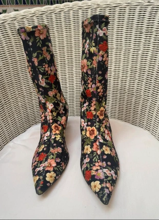 Originales botines Zara estampado flores, marque: Zara, état: Très bon état, taille: 40, 17,90 €, 19,50 € Protection acheteurs incluse