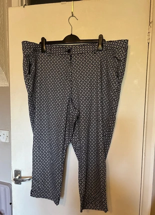 Bonmarche cropped trousers, brand: Bonmarché, condition: Very good, size: 6XL / UK 40-42, £5.00, £5.95 includes Buyer Protection