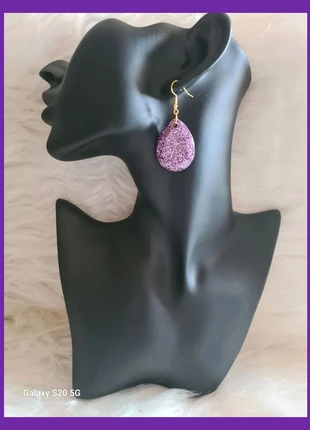 Orecchini a goccia lilla glitterati, brand: Boutique Italiana, condizioni: Nuovo senza cartellino, €3.50, €4.38 include la Protezione acquisti