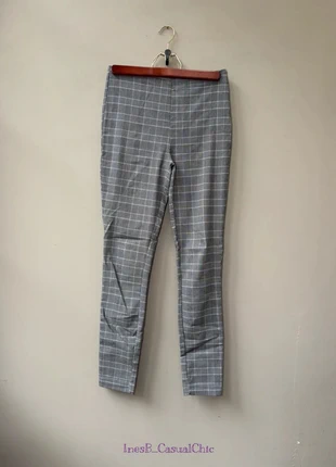 Pantalon slim New Look à carreaux gris – Taille 38/UK 10 - Très bon état, marque: New Look, état: Très bon état, taille: M / 38 / 10, 7,00 €, 8,05 € Protection acheteurs incluse