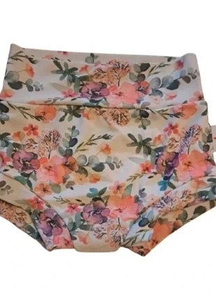 Tapa-fraldas florido Hand made 3-6 meses, marca: estrela do mar, estado: Muito bom, tamanho: 3-6 meses / 62 cm, €1.50, €2.28 inclui Proteção do Comprador