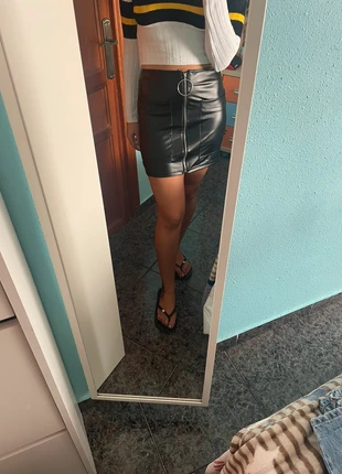Minifalda tipo cuero Negra NUEVA – Perfecta para Fiestas y Looks Urbanos, marque: Shein, état: Neuf sans étiquette, taille: S / 36 / 8, 2,99 €, 3,84 € Protection acheteurs incluse