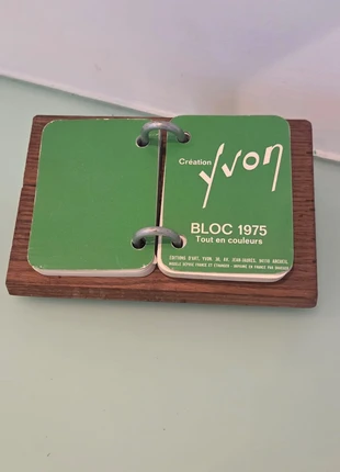 Calendrier Yvon 1975 - Bloc cartes régionales - socle bois, marque: Yvon, état: Bon état, 10,00 €, 11,20 € Protection acheteurs incluse