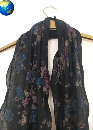 🍀Foulard floral elegante y ligero, marca: Boutique Italiana, estado: Muy bueno, 9,99 €, 11,19 € Protección al comprador incluida