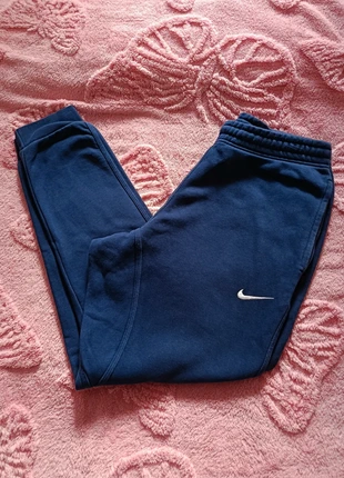 Jogging Nike bleu marine – Logo brodé – Taille M, marque: Nike, état: Très bon état, taille: M, 18,00 €, 19,60 € Protection acheteurs incluse