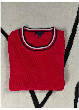 Pull Tommy Hilfiger Col rond Taille M rouge Femme Women PULL406, merk: Tommy Hilfiger, staat: Heel goed, maat: M / 38 / 10, € 14,99, € 16,44 inclusief Kopersbescherming Pro