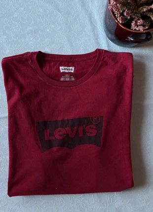 T-shirt Levi’s, brand: Levi's, condizioni: Nuovo senza cartellino, taglia: L, €10.00, €11.20 include la Protezione acquisti