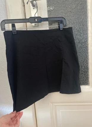 Wunderschöner Basic Schwarzer mini Rock, Skirt mit kleinem Schlitz/Cut Out, marque: ASOS, état: Très bon état, taille: M / 38 / 10, 6,00 €, 7,00 € Protection acheteurs incluse