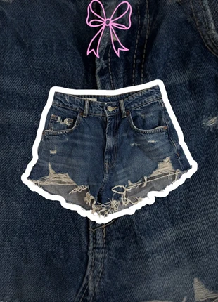 Pantaloncini jeans Zara| Taglia 32 🎀, marque: Zara, état: Très bon état, taille: XXS / 32 / 4, 10,00 €, 11,20 € Protection acheteurs incluse