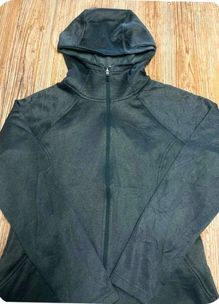 TNF Fleece Veste The North Face à capuche | Couleur Kaki / Sapin |Taille M Femme, merk: The North Face, staat: Heel goed, maat: M / 38 / 10, € 23,00, € 24,85 inclusief Kopersbescherming