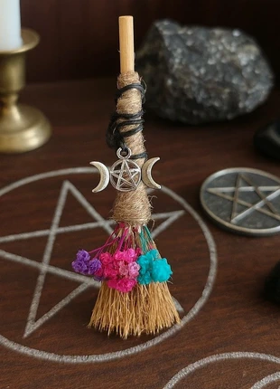 Mini Escoba de Bruja de protección y poder 10cm, marque: Hecho a Mano, état: Neuf avec étiquette, 6,50 €, 7,53 € Protection acheteurs incluse