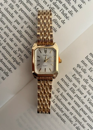 Montre à quartz pour femme blanche et dorée, brand: Quartz, condition: New with tags, size: One size, €7.00, €8.05 includes Buyer Protection