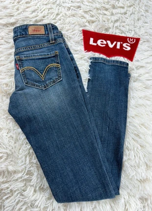 Jean Lévi’s 524 Too SuperLow W24 FR34.    L1528, marque: Levi's, état: Très bon état, taille: XS / 34 / 6, 21,00 €, 22,75 € Protection acheteurs (Pro) incluse