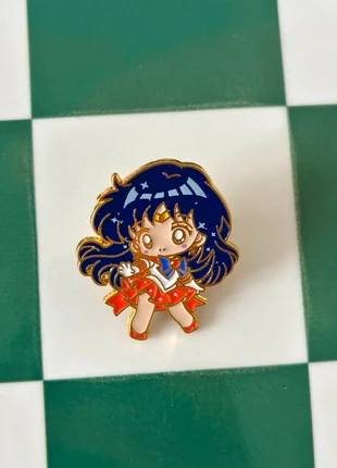 Sailor Moon Crystal Warrior Pin – Spilla Chibi | Sailor Moon Crystal Warrior Pin – Chibi Pin, estado: Novo com etiquetas, €3.49, €4.36 inclui Proteção do Comprador