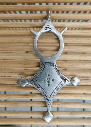 Croix d'Agadez / croix du Sud / croix berbère, marke: sans marque, zustand: Sehr gut, 12,00 €, 13,30 € inklusive Vinted-Käuferschutz