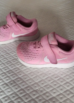 Baskets Nike rose 22, brand: Nike, condition: Very good, size: 22, €10.00, €11.20 includes Buyer Protection