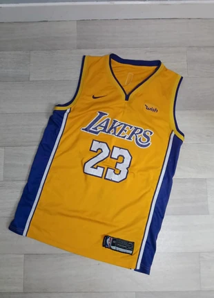 Maillot lacker numéro 23 james vintage taille L, brand: NBA, condition: Very good, size: L, €15.00, €16.45 includes Buyer Protection