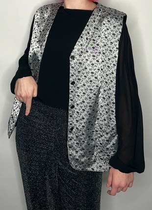 1990s silver black floral embroidery whimsigoth witch grunge academia goth bohemian western vest, merk: Vintage, staat: Heel goed, maat: XL / 42 / 14, € 12,50, € 13,83 inclusief Kopersbescherming Pro