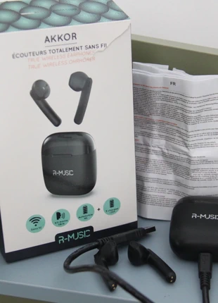 •	Écouteurs sans fil AKKOR – Bluetooth – Compacts & pratiques, merk: akkor, staat: Heel goed, € 10,00, € 11,20 inclusief Kopersbescherming
