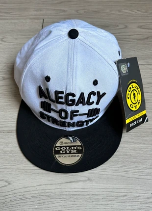 Cappellino Gold’s Gym Legacy of Strength Snapback, brand: Gold's Gym, condizioni: Nuovo con cartellino, taglia: M, €10.00, €11.20 include la Protezione acquisti