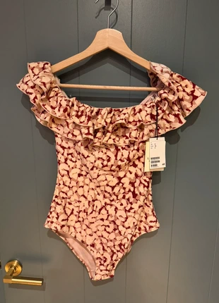 Love Stories off the shoulder swim suit, brand: Love Stories, condition: New with tags, size: S, €30.00, €32.20 includes Buyer Protection