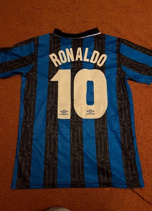 Ronaldo Inter Milan retro voetbalshirt football Jersey size large, merk: Inter Milan, staat: Nieuw zonder prijskaartje, maat: L, € 40,00, € 42,70 inclusief Kopersbescherming