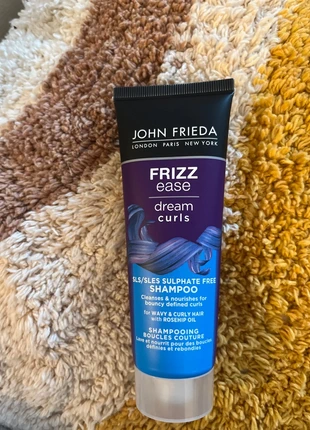 Shampooing john Frieda frizz rasé, marque: John Frieda, état: Neuf avec étiquette, 2,00 €, 2,80 € Protection acheteurs incluse