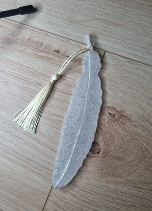 Marque-page plume en résine pailletée blanche – fait main, marca: Fait Main, estado: Nuevo sin etiquetas, 4,00 €, 4,90 € Protección al comprador incluida