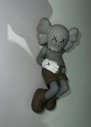 Kaws figure, marque: Kaws, état: Neuf sans étiquette, 19,99 €, 21,69 € Protection acheteurs incluse