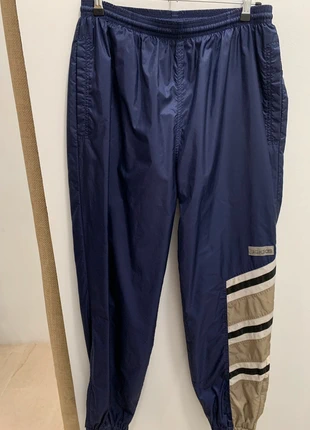 Pantalón Jogger Adidas azul vintage L, merk: adidas, staat: Heel goed, maat: L, € 20,00, € 21,70 inclusief Kopersbescherming