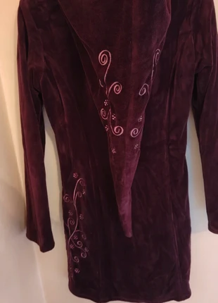 Vendo cappotto in stile elfico, brand: SOLO, condizioni: Ottime, taglia: L / IT 44 / EU 40, €15.00, €16.45 include la Protezione acquisti