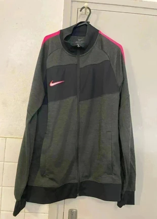 Veste de sport Nike Dri-FIT femme Taille M, brand: Nike, condition: New without tags, size: M / 38 / 10, €10.00, €11.20 includes Buyer Protection