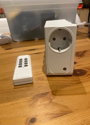📡 Funksteckdosen-Set mit Fernbedienung – 3 Steckdosen + 1 Remote, merk: Centro, staat: Heel goed, € 10,00, € 11,20 inclusief Kopersbescherming