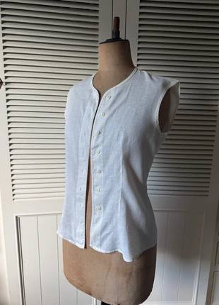 Chemise sans manches blanche 100% lin – Taille 38, staat: Heel goed, maat: M / 38 / 10, € 6,00, € 7,00 inclusief Kopersbescherming